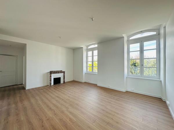 APPARTEMENT T3 BIS ENTIEREMENT RENOVE A BRAM