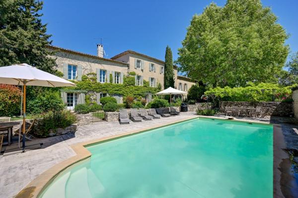 Vente Corps de ferme Aix-en-Provence 14 Pièces 550 m²