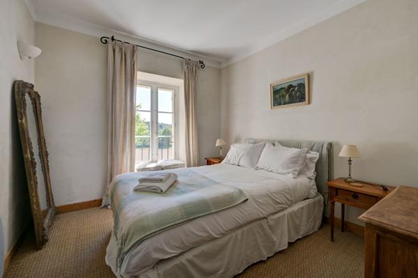 Vente Corps de ferme Aix-en-Provence 14 Pièces 550 m²