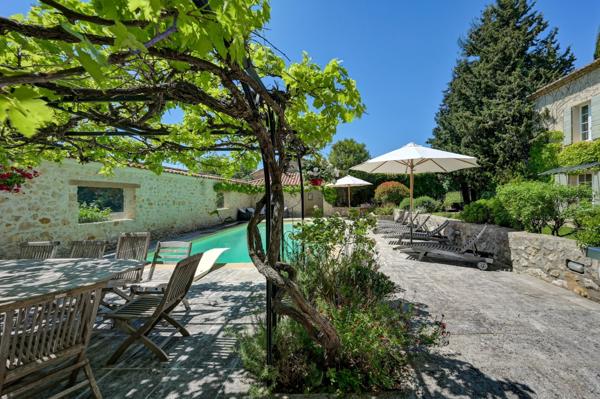 Vente Corps de ferme Aix-en-Provence 14 Pièces 550 m²