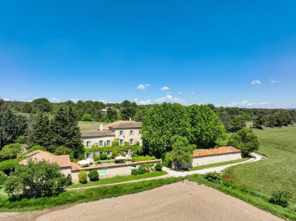 Vente Corps de ferme Aix-en-Provence 14 Pièces 550 m²