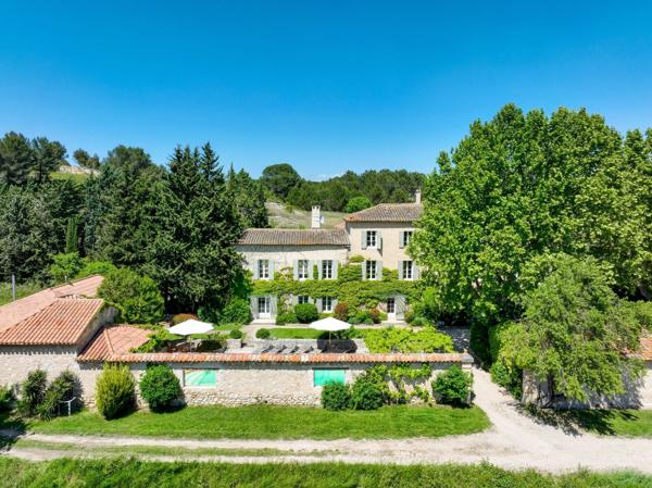 Vente Corps de ferme Aix-en-Provence 14 Pièces 550 m²