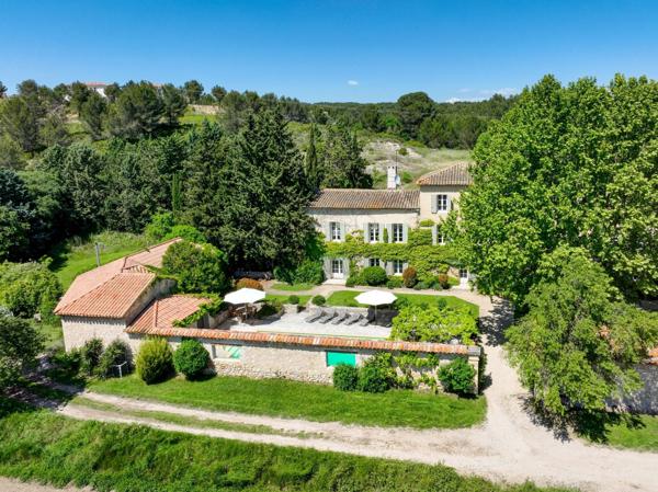 Vente Corps de ferme Aix-en-Provence 14 Pièces 550 m²