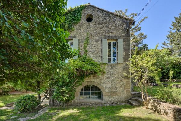 Vente Corps de ferme Aix-en-Provence 14 Pièces 550 m²