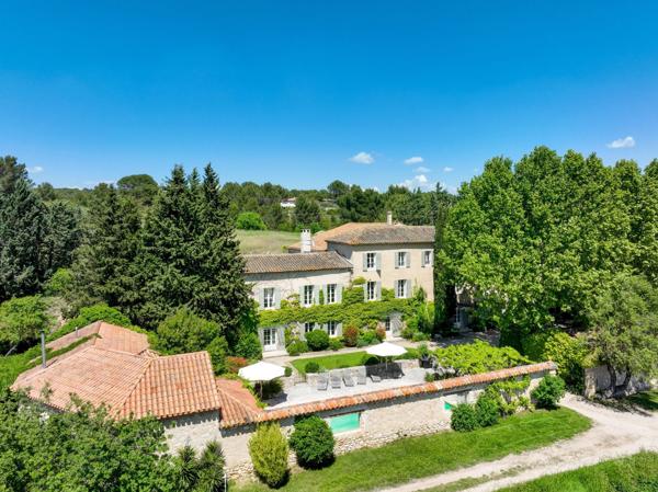 Vente Corps de ferme Aix-en-Provence 14 Pièces 550 m²