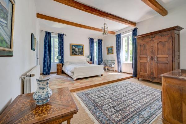 Vente Corps de ferme Aix-en-Provence 14 Pièces 550 m²