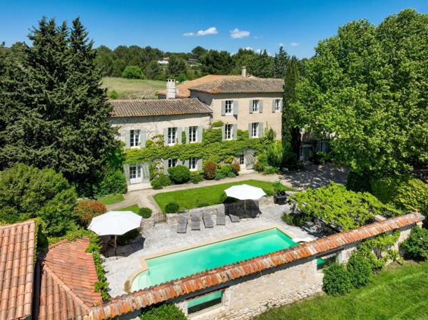 Vente Corps de ferme Aix-en-Provence 14 Pièces 550 m²