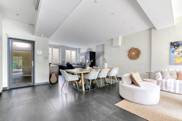 VILLEURBANNE – CHARPENNES | Maison familiale avec jardin, piscine et garage