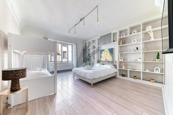VILLEURBANNE – CHARPENNES | Maison familiale avec jardin, piscine et garage