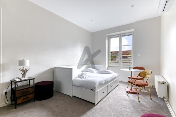 VILLEURBANNE – CHARPENNES | Maison familiale avec jardin, piscine et garage