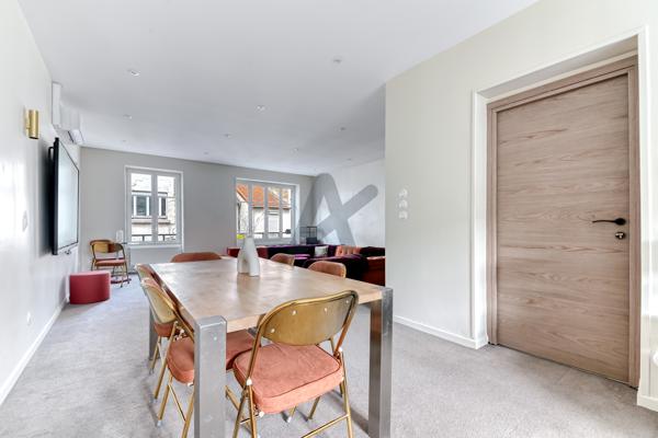 VILLEURBANNE – CHARPENNES | Maison familiale avec jardin, piscine et garage