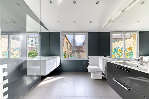 VILLEURBANNE – CHARPENNES | Maison familiale avec jardin, piscine et garage