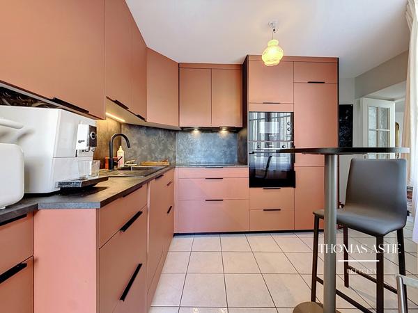 Appartement
         4 pièces
        - 96 m² 299 990 € *