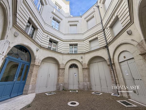 Appartement
         4 pièces
        - 96 m² 299 990 € *