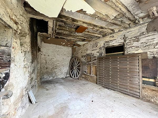 RESTAURANT AVEC POTENTIEL DE MAISON DE VILLE de 220 m²