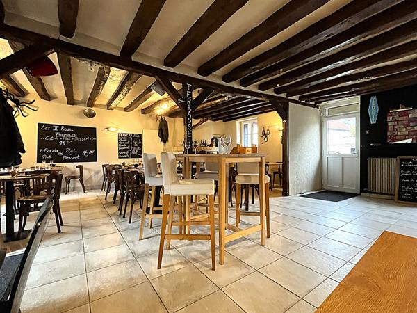 RESTAURANT AVEC POTENTIEL DE MAISON DE VILLE de 220 m²