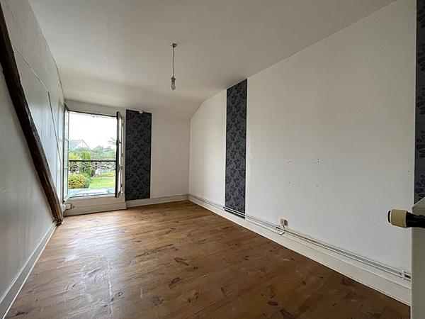 RESTAURANT AVEC POTENTIEL DE MAISON DE VILLE de 220 m²