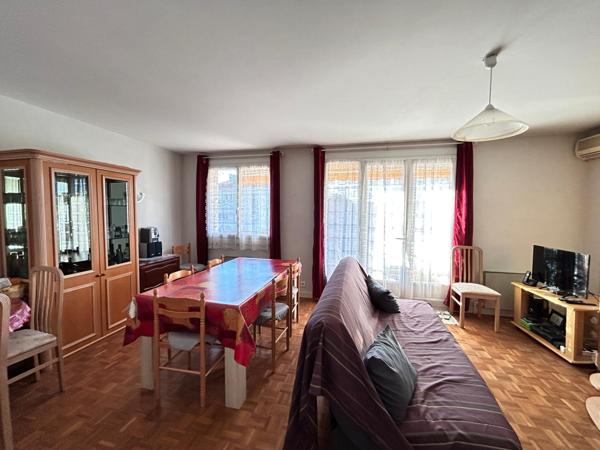 Appartement lumineux, pièces confortables quartier calme de MONTELIMAR