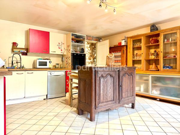 Vente
                Maison115 m² - 3 Pièces -
                    BRICQUEBEC EN COTENTIN (50260)