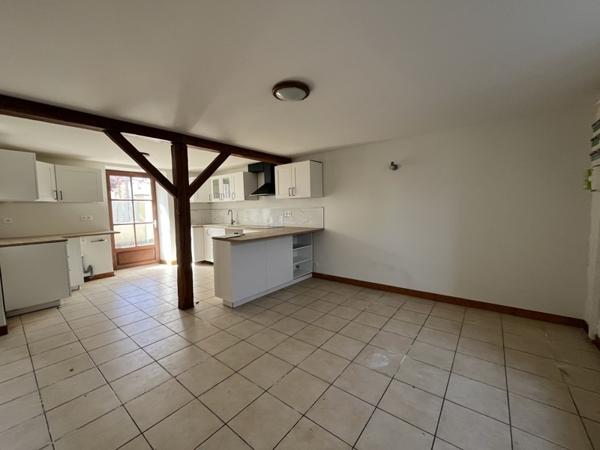 Maison à louer 650 € CC Romagne 5 p 127 m² DPE C