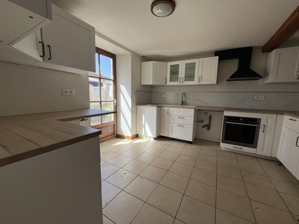 Maison à louer 650 € CC Romagne 5 p 127 m² DPE C