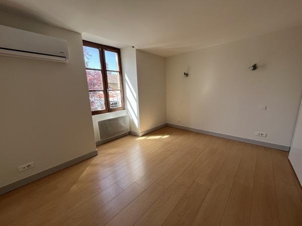 Maison à louer 650 € CC Romagne 5 p 127 m² DPE C
