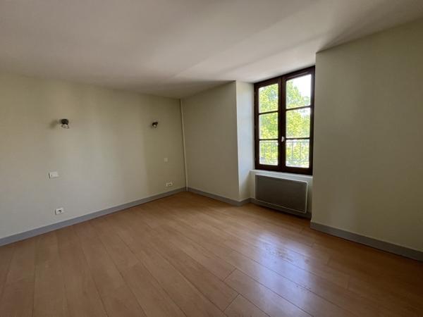 Maison à louer 650 € CC Romagne 5 p 127 m² DPE C