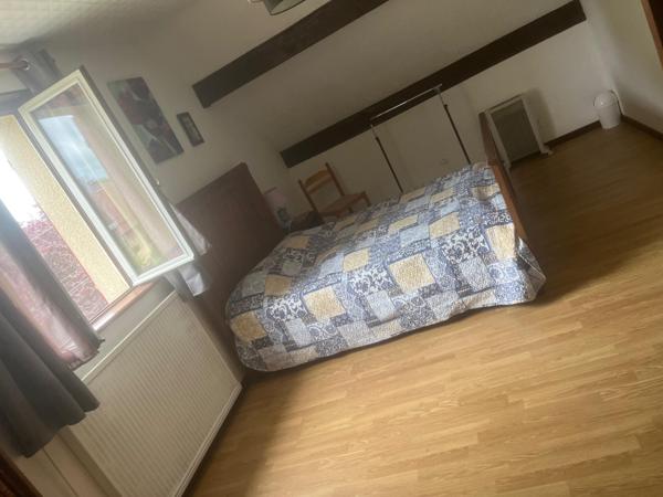 Pavillon sur sous-sol situé au calme centre-ville