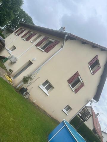 Pavillon sur sous-sol situé au calme centre-ville