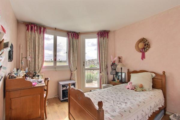 Asnieres Sur Seine : appartement T4 (86,13 m² Carrez) + terrasse