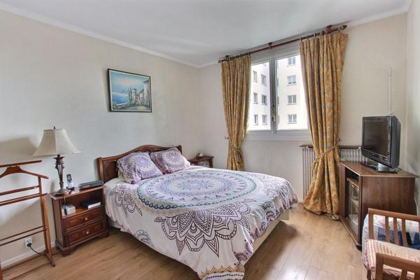 Asnieres Sur Seine : appartement T4 (86,13 m² Carrez) + terrasse