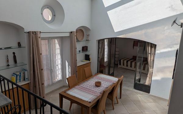 Maison à vendre    5 pièces • 181 m2 Six-Fours-les-Plages