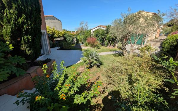 Maison à vendre    5 pièces • 181 m2 Six-Fours-les-Plages