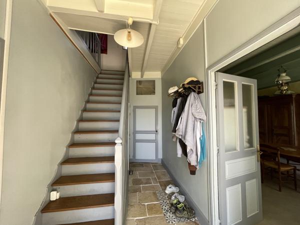 À vendre – Maison en pierre avec grange, jardin et garage-Chaunay 86