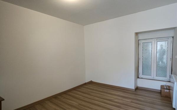 Appartement à louer    4 pièces •  Gémozac