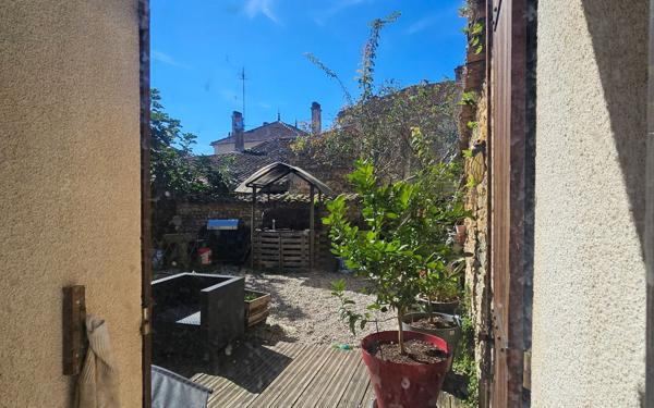 Appartement à louer    4 pièces •  Gémozac