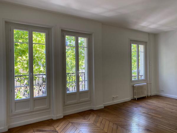 Appartement PARIS 2 pièce(s) 52.68 m2