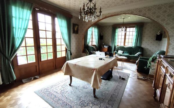 Maison à vendre    7 pièces •  Jouy-le-Châtel