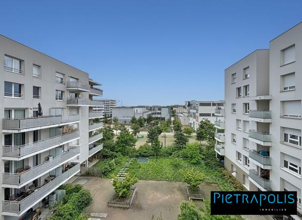 T3 de 70 m² - VAULX-EN-VELIN LA SOIE - BALCON - GARAGE