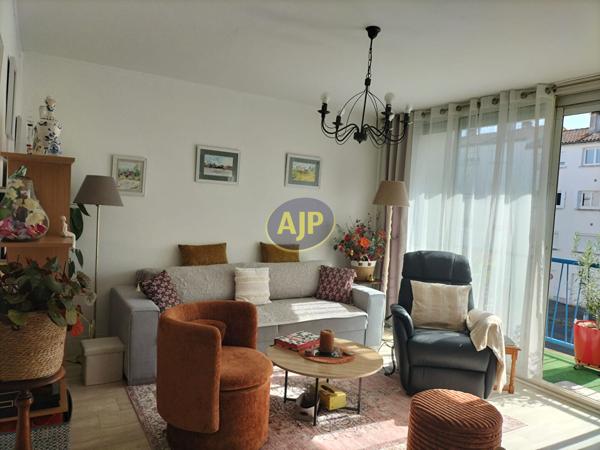 Appartement à louer Rochefort : 3 pièces, 70m² avec 2 chambre(s) à 750€ - AJP Immobilier Rochefort