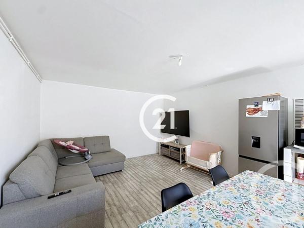 Immeuble à vendre  140 m 2   JARNAC  - 16