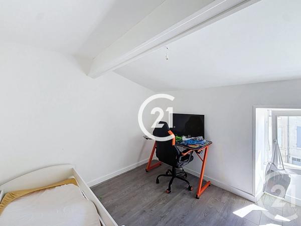 Immeuble à vendre  140 m 2   JARNAC  - 16