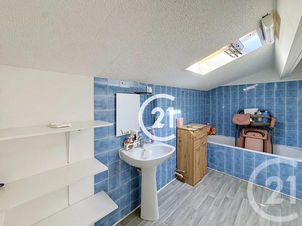 Immeuble à vendre  140 m 2   JARNAC  - 16