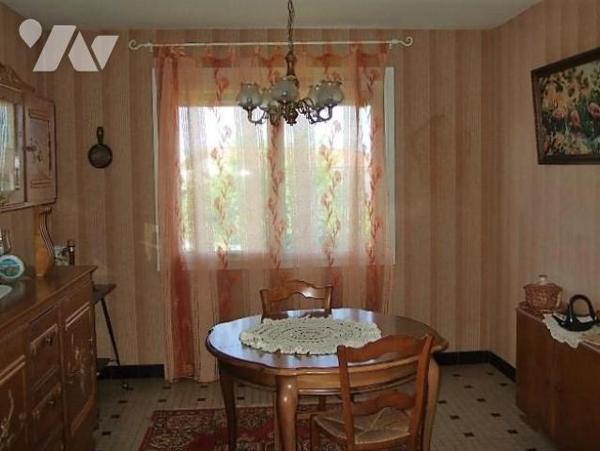 POUZAUGES, MAISON D'HABITATION SUR SOUS-SOL.