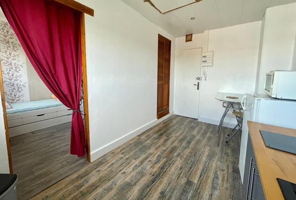 Appartement meublé 1 pièce(s) 19.76 m2 RUE JEANNE D'ARC NANCY