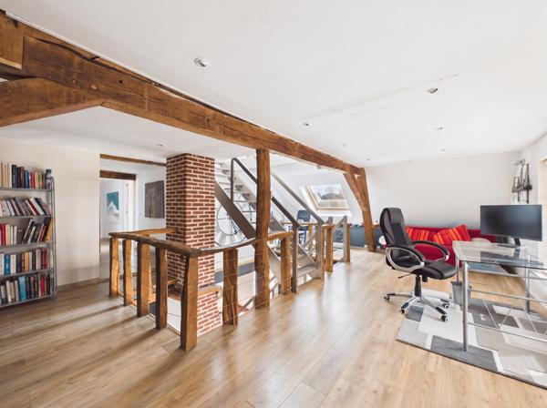Maison
         8 pièces
        - 229 m² Bien prestige 890 000 €*