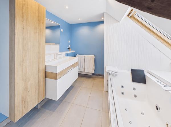 Maison
         8 pièces
        - 229 m² Bien prestige 890 000 €*
