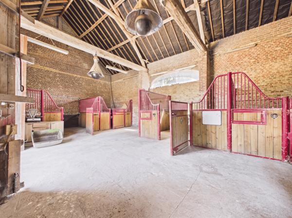 Maison
         8 pièces
        - 229 m² Bien prestige 890 000 €*