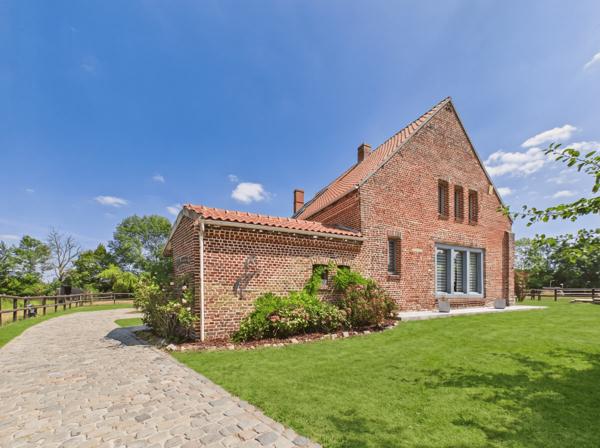 Maison
         8 pièces
        - 229 m² Bien prestige 890 000 €*