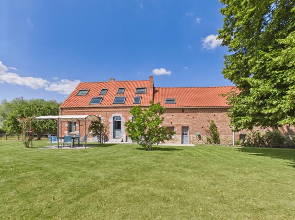 Maison
         8 pièces
        - 229 m² Bien prestige 890 000 €*